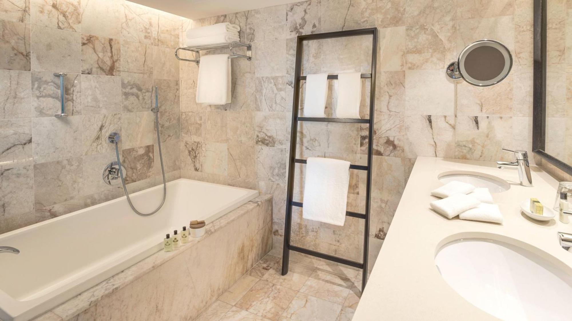 Premium King Room with Beach Access